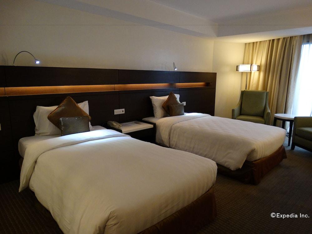 Century Park 4* Manila