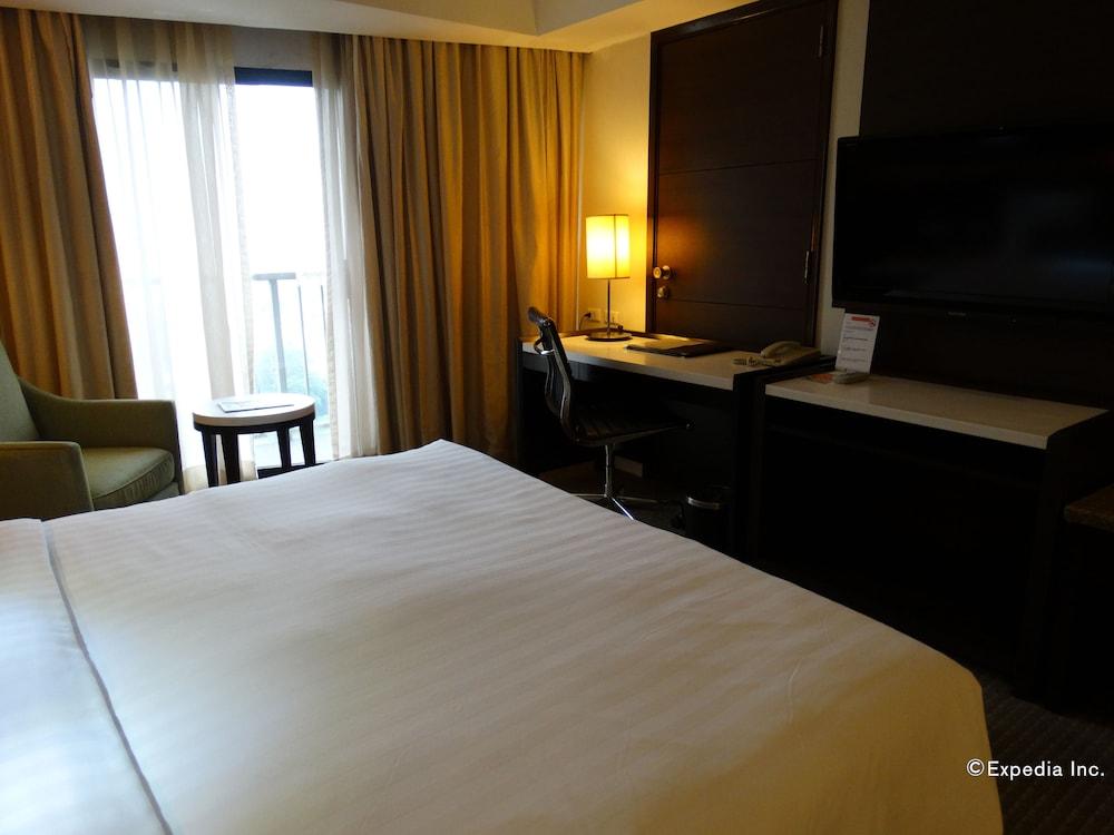Century Park 4* Manila