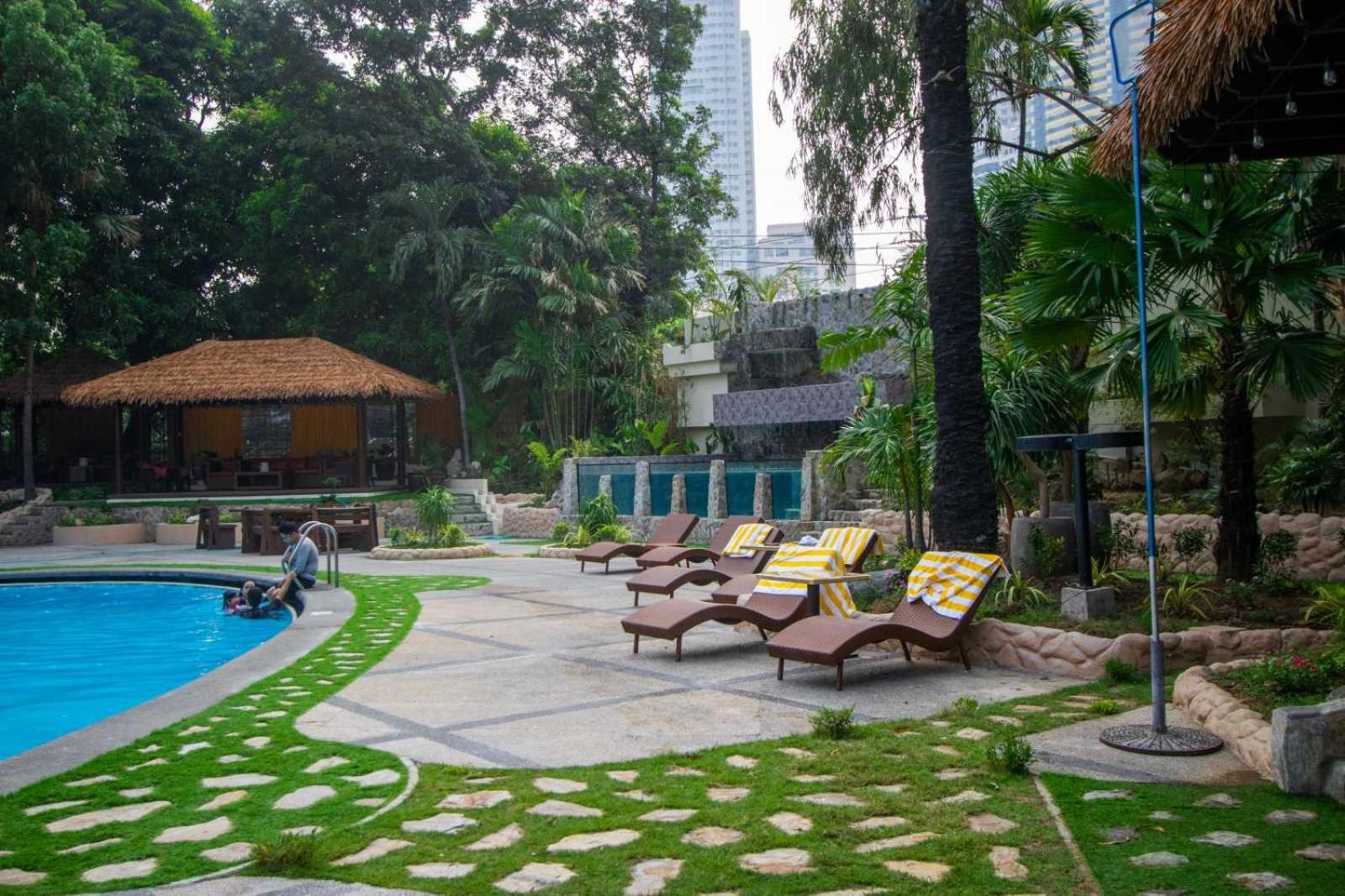 Century Park Hotel 4*