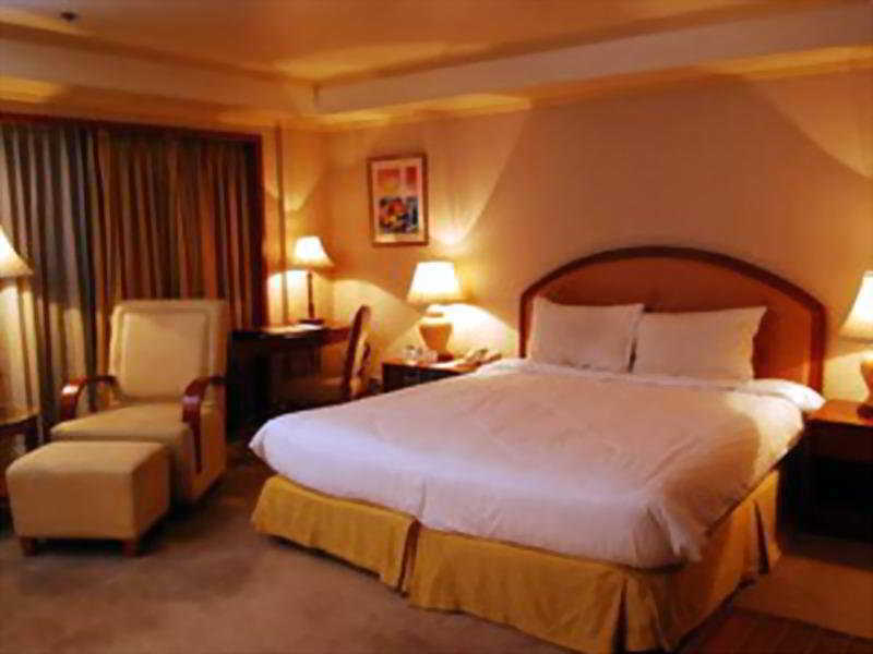 Century Park 4* Manila