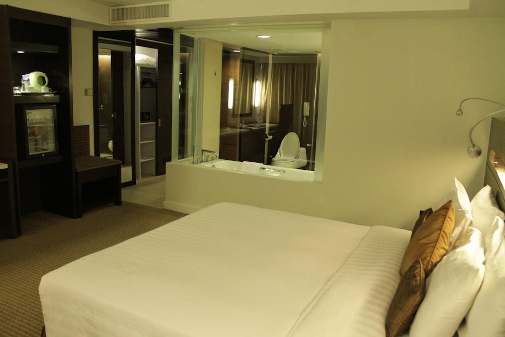 Century Park Hotel