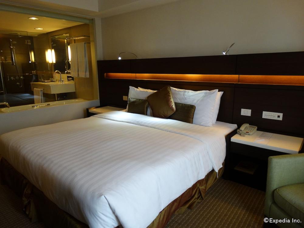 Century Park Hotel